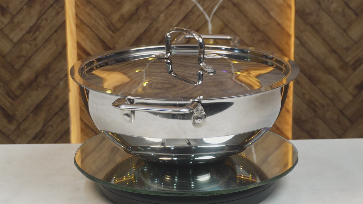 Load video: MM Maxi Triply Extra Deep Kadai With Lid 28cm/4.6L 172